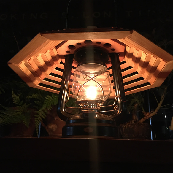 Handmade　国産檜のランタン・シェード・・・檜を透けたランタンの灯で癒されます 4枚目の画像
