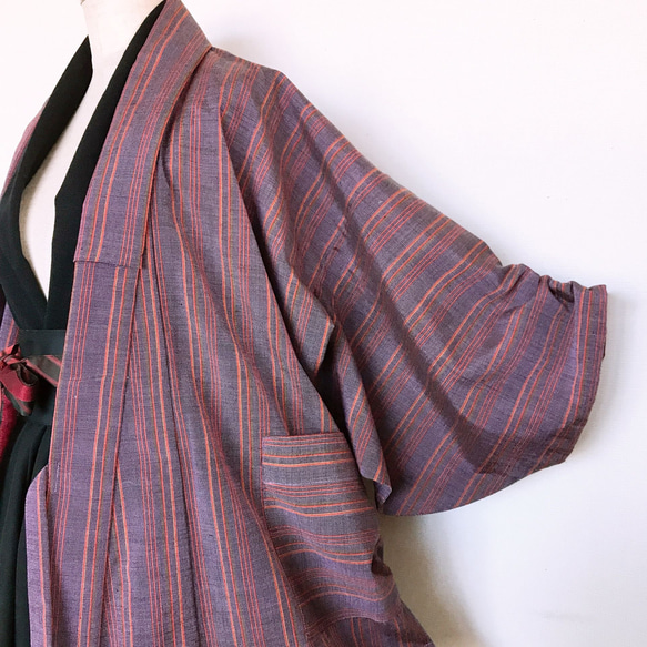 羽織に猫 カーディガン 和装 衣装 ペイント 縞 ストライプ 紫 作務衣風 男女兼用 フリーサイズ（020） 4枚目の画像