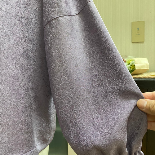 淡い灰紫 花模様 パフ袖ブラウス プルオーバー 着物リメイク 絹 長袖  