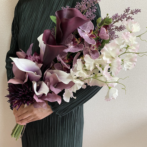 ゴールド煌めく和モダンなウェディングブーケ☆和装☆胡蝶蘭・カラー・ダリア☆造花 和モダン☆ゴールド煌めく華やかな和装ブーケ☆ウェディング