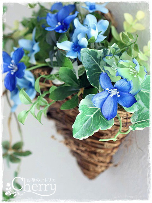 【夏リース】ブルーのお花で涼やかな壁面バスケットアレンジ。「Creema限定」 4枚目の画像