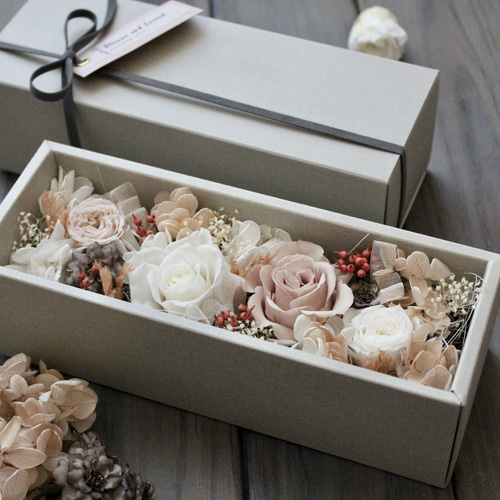 アンティークカラーBOXアレンジ　プリザーブドフラワー　くすみ系　敬老の日ギフト 敬老の日 プリザーブドフラワー ボックス ボックスフラワー 赤