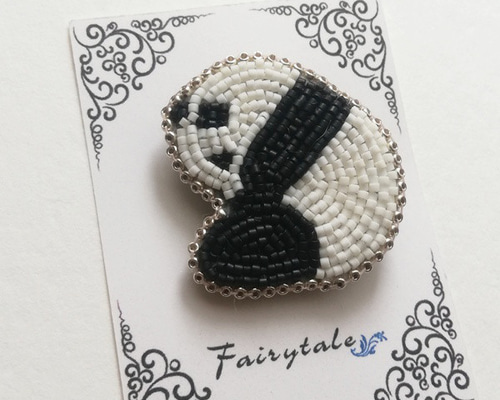 パンダ ブローチ イギリス製 ハンドメイド（笹）ヴィンテージ パンダ ブローチ イギリス製 ハンドメイド（笹）ヴィンテージ