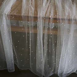 ◼️◼️幅80cm/約80cm◼️◼️パール付きチュール生地 ウェルカムスペース　ヴェール　ブライダル　結婚式　撮影等 3枚目の画像