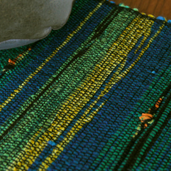 コットンウール手織りマット（大）　グリーン系　ランチョンマット/敷物/インテリア/花瓶敷き 2枚目の画像