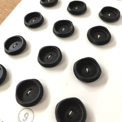 【SALE】 ボタン シート レトロ シートボタン 1シート ブラック 二つ穴 ab-066 2枚目の画像