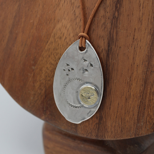 ハンドメイドのシルバースプーントップ インディアンジュエリー風 ハンドメイドのシルバースプーントップ インディアンジュエリー風