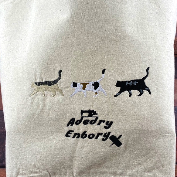 【数量限定セール】三種の猫達のシルエット オリジナル刺繍 A4サイズ トートバッグ/エコバッグ 5枚目の画像