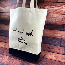 【数量限定セール】三種の猫達のシルエット オリジナル刺繍 A4サイズ トートバッグ/エコバッグ 2枚目の画像