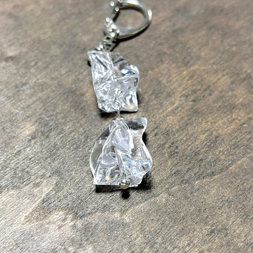 【ゆきゆっきー❄様】983.天然石　琉球ガラス　雪　鹿　レジン　キーホルダー レジンキーホルダー〖ネックレスに変更可〗 ハンドメイド 琉球