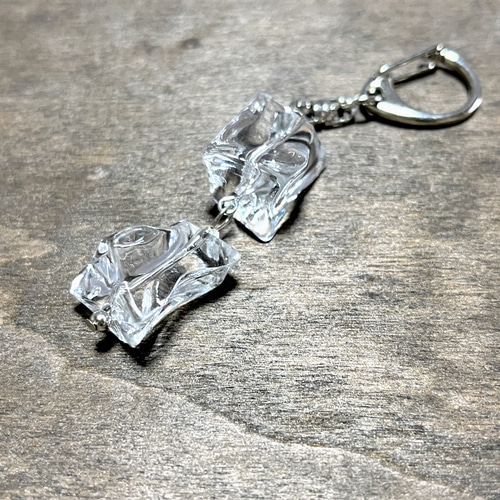 【ゆきゆっきー❄様】983.天然石　琉球ガラス　雪　鹿　レジン　キーホルダー 雪の結晶キーホルダー / レジン / 雪 その他アクセサリー 華昇