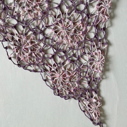 コットン糸　モチーフ編みのショール　ストール　かぎ針編み　編み物　大判ショール　三角ショール 9枚目の画像