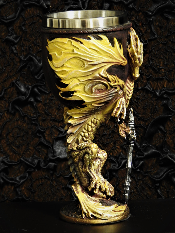 金のドラゴンのゴシックゴブレット 2枚目の画像