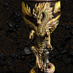 金のドラゴンのゴシックゴブレット 1枚目の画像