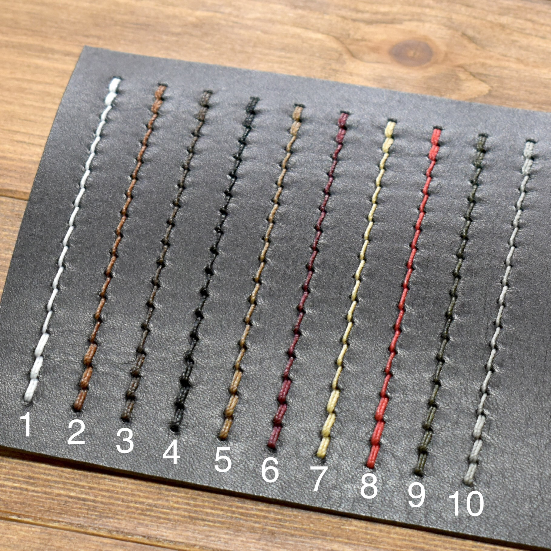 【新】要領(容量)がいいミニウォレット カード9枚 二つ折り 薄め ブラック イタリアンレザー