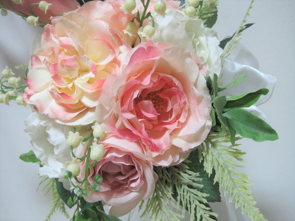 カラーとフレンチローズ、すずらんのアームブーケ♪ブートニア付き♪生花みたいに綺麗な造花です♪高品質なのに安い 6枚目の画像