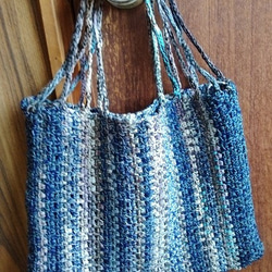 ダイヤの夏糸とアイロンで硬化する糸、2本～3本取り取りで編んで、いる今年一押しのバッグ～～！ 7枚目の画像