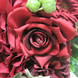 ダリア、バラ、ガーベラのキャスケードブーケ♪ブートニア付き♪生花みたいに綺麗な造花です♪高品質なのに安い 13枚目の画像