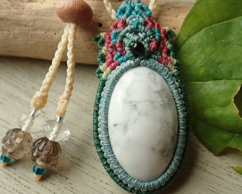 マグネサイト ）マクラメペンダント／no.220608 ネックレス