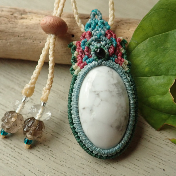 マグネサイト ）マクラメペンダント／no.220608 ネックレス