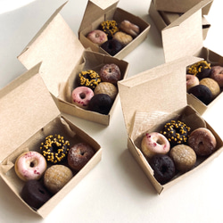 パンのうしろ!!!!　こぶた　フェイクフード　チャーム　パン　樹脂粘土　チョコ パンのうしろ!!!!こぶたフェイクフードチャームパン樹脂粘土チョコ