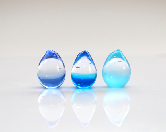 ガラスのプチオブジェ「虹の雫」 青の雫 3色セット 立体・オブジェ