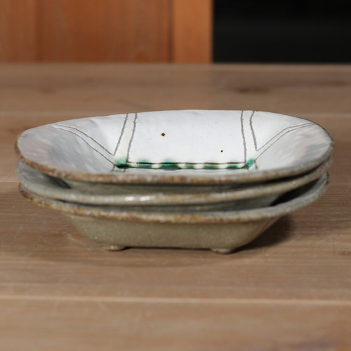 手作り陶器皿 織部・粉引 〇皿小】s204 和食器 陶芸 煮物 取り皿 プレゼント 結婚