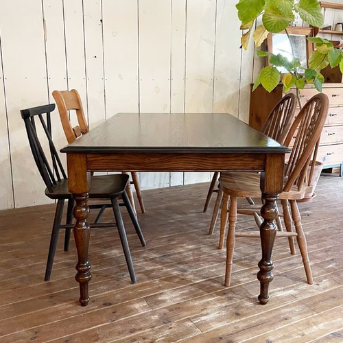 おしゃれなダイニングテーブルbrocante 輸入住宅向けターンド