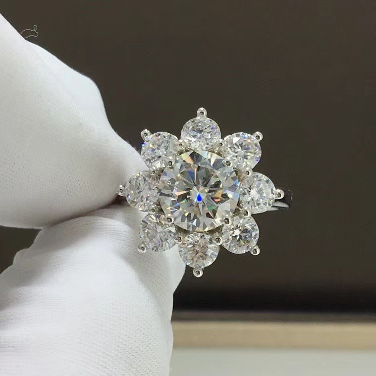 【newデザイン】モアサナイト 　リング　K18WG