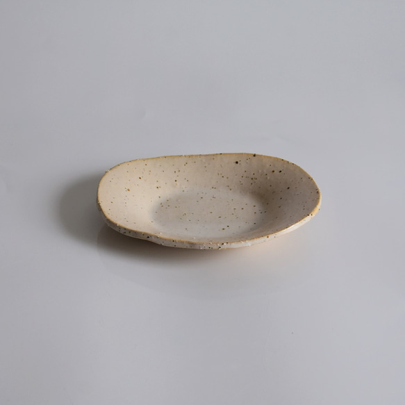 楕円形・オーバル小皿　黄御影土×白失透釉 2枚目の画像