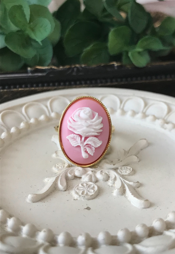 ピンク♡白い薔薇カメオの指輪/ゴスロリ ガーリー フレンチ クラシカル
