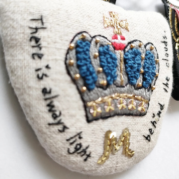 王冠刺繍チャーム★ハローサーカス 5枚目の画像