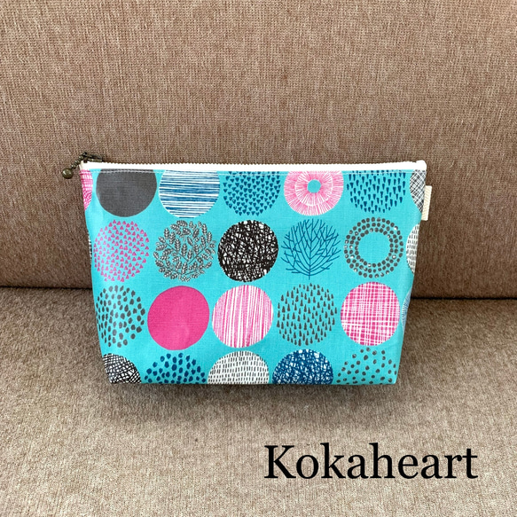 再販☆ラミネートポーチ☆化粧ポーチ☆サニタリーポーチ☆マチあり  