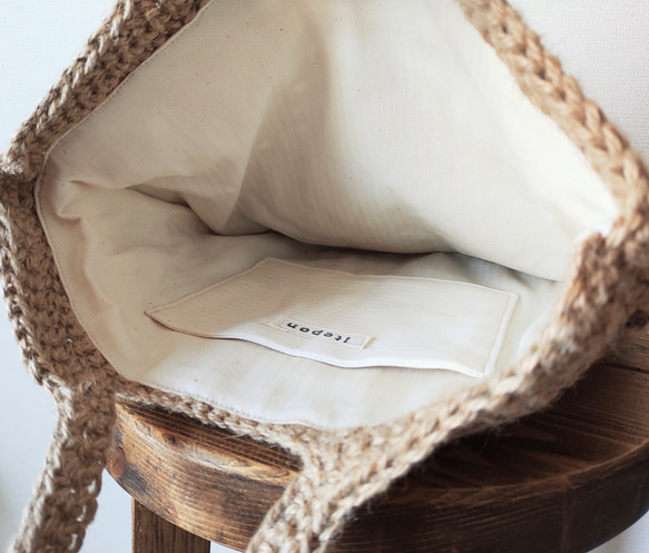 麻紐とシルク糸のハーフムーンバッグ エスニックコーデ 4枚目の画像