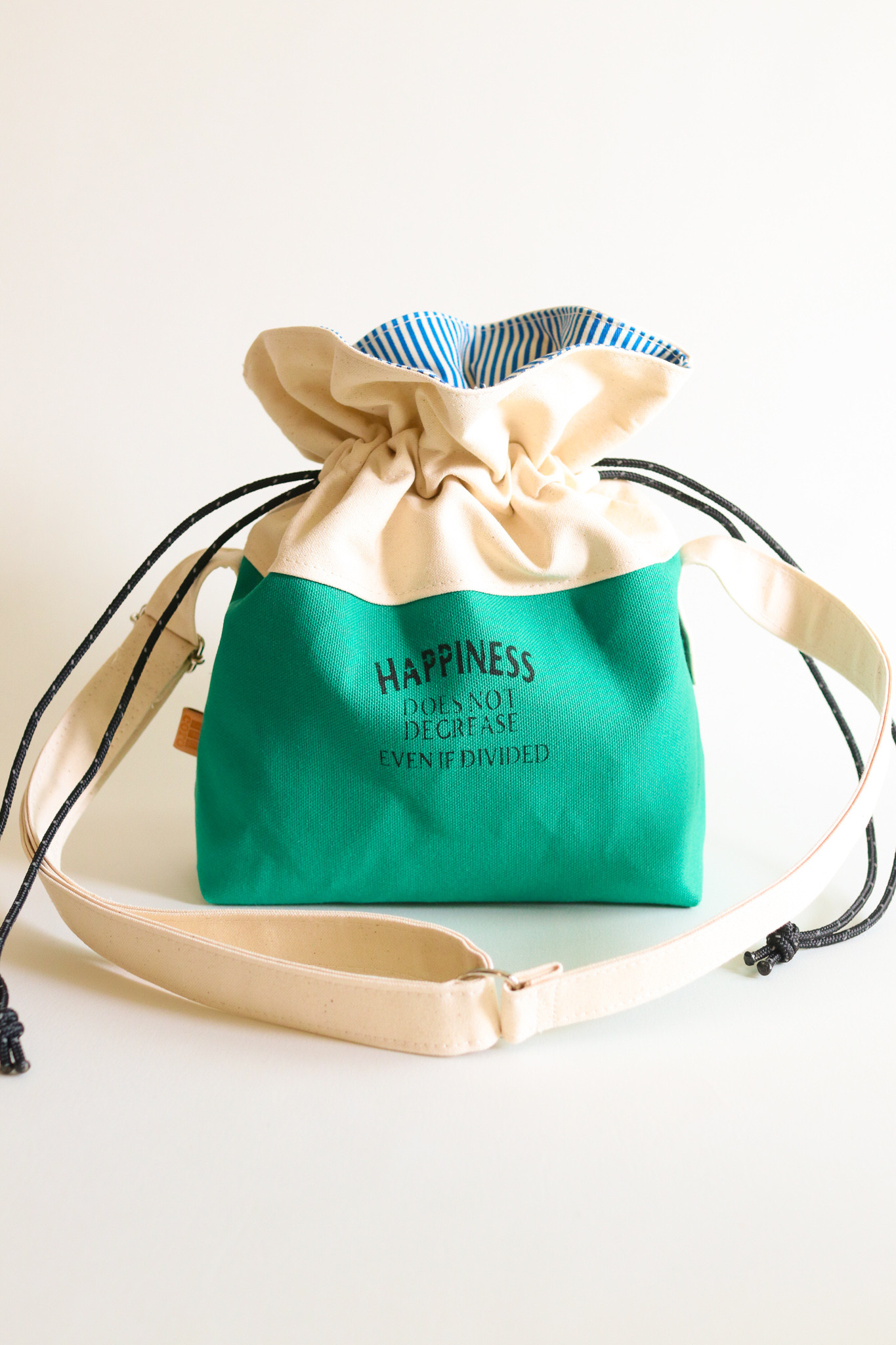 倉敷ハンプの巾着バッグ　緑　グリーン　ビビットグリーン　ビタミンカラー