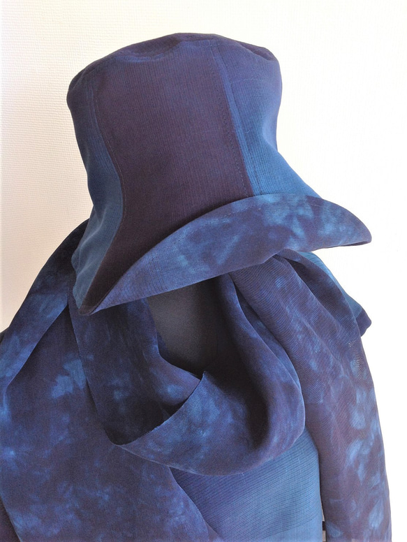 夏塩沢の本藍染めのファッション「ナツシオンブルー」　ぼかし染め後ゴム付き帽子(絹１００％)Ｂ 11枚目の画像