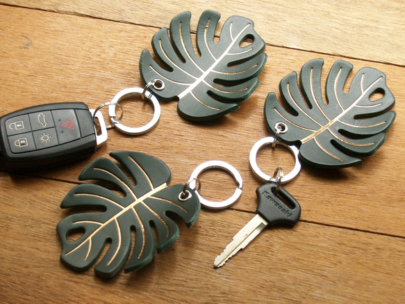 Leather Key Chain - Plant Leaf MONSTERA ( Custom Letter ) 3枚目の画像