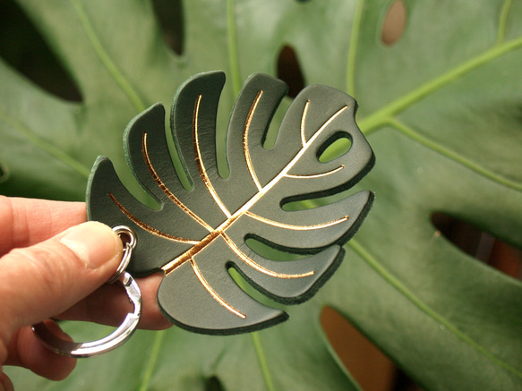 Leather Key Chain - Plant Leaf MONSTERA ( Custom Letter ) 10枚目の画像