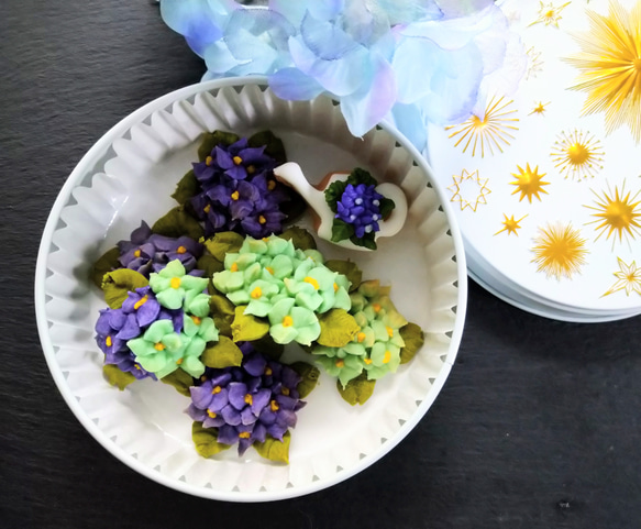 『紫陽花ハンドメイド2023』紫陽花のあんフラワークッキーあんこで出来たお花のクッキーグルテンフリー　クッキー缶 3枚目の画像