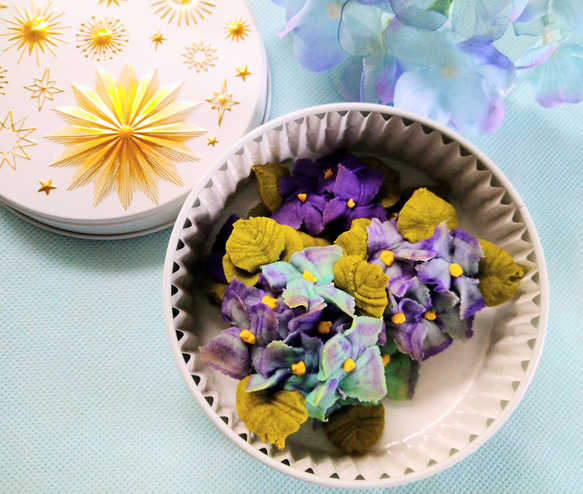 『紫陽花ハンドメイド2023』紫陽花のあんフラワークッキーあんこで出来たお花のクッキーグルテンフリー　クッキー缶 2枚目の画像