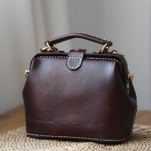 ☆1つ限りキャンペーン中！☆がま口 本革手作りのレザーショルダー