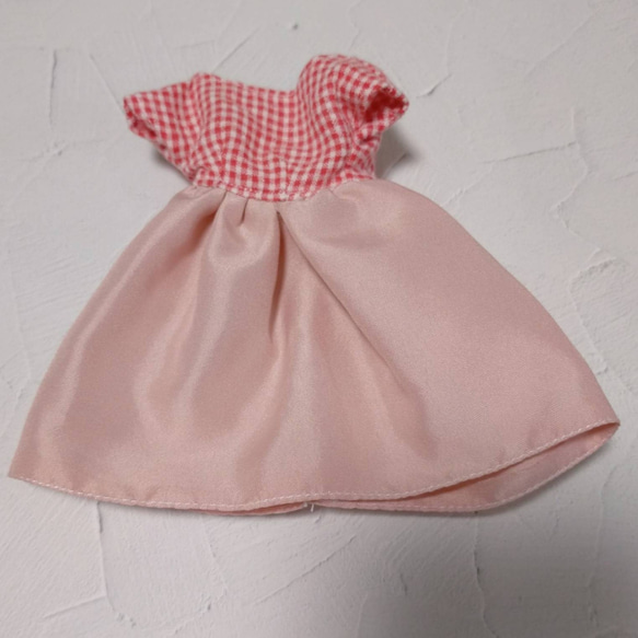 半袖ワンピース チェック柄 赤 ピンク リカちゃん 服 シンプル 4枚目の画像