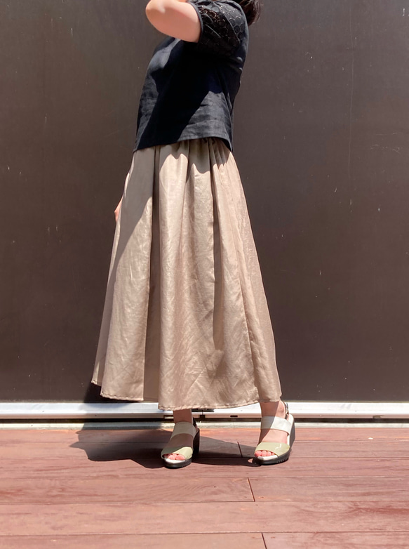 リネン混タフタのギャザースカート 1枚目の画像