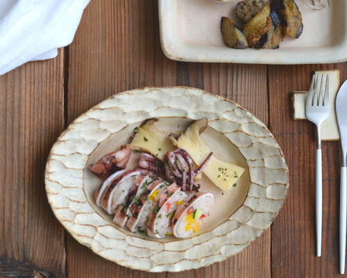 よしのちはる 色絵リム楕円皿 23cm 大皿 個展購入 新品未使用 よしのちはる 色絵リム楕円皿 23cm 大皿 個展購入 新品未使用