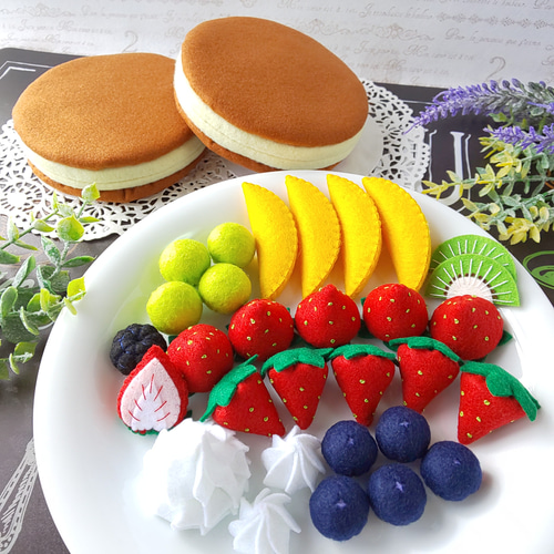 フェルトのおままごと＊フルーツどっさり＊パンケーキ＊食品