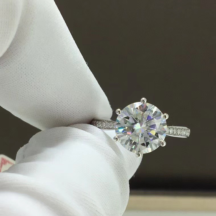 【newデザイン】モアサナイト 　リング　K18WG