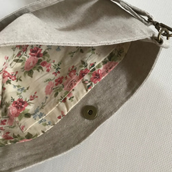 リネン生地　花の刺繍のワンハンドルバッグ　ショルダーバッグ　取り外しのできるベルト 3枚目の画像