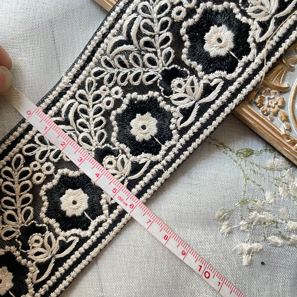 インド刺繍リボン　刺繍リボン　リボン　りぼん　スパンコール 3枚目の画像