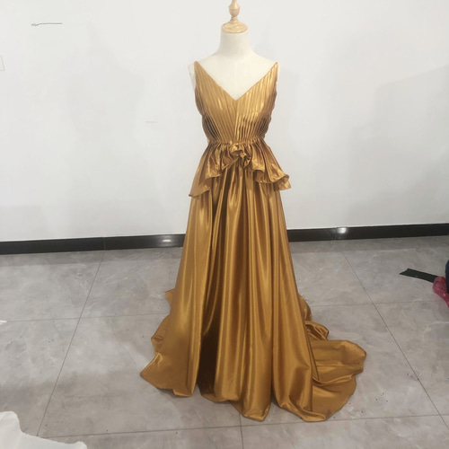 高品質！イエローカラードレス 背中見せ Vネック 人気上昇/2次会/前  