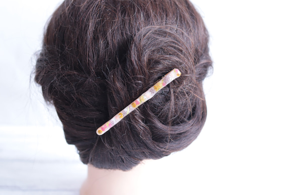 「小花を閉じ込めて」大きめバーヘアクリップ～パステルポップ～＊固まるハーバリウム＊贈り物ギフトにも◎ 15枚目の画像